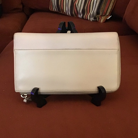 Chloe Pale Pink Leather Zip-Around Wallet - Picture 3 of 11